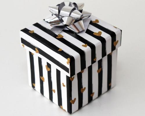 Ajándéktáskák és dobozok