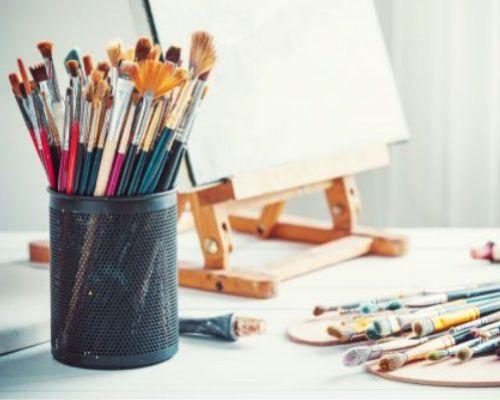 Acuarele, pensule și accesorii