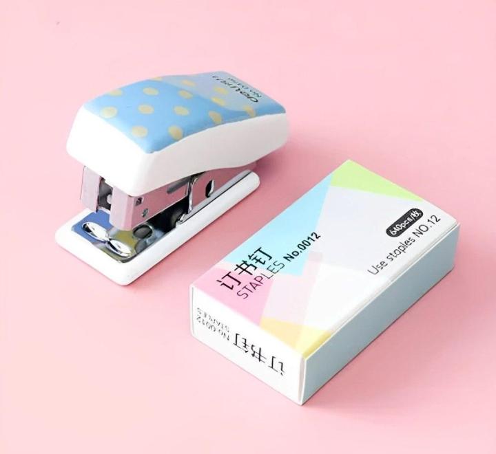 Tűzőgép 12 lap Deli