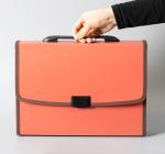 Merev műanyag aktatáska, fogantyúval, 7 rekesszel Deli vegyes szinek