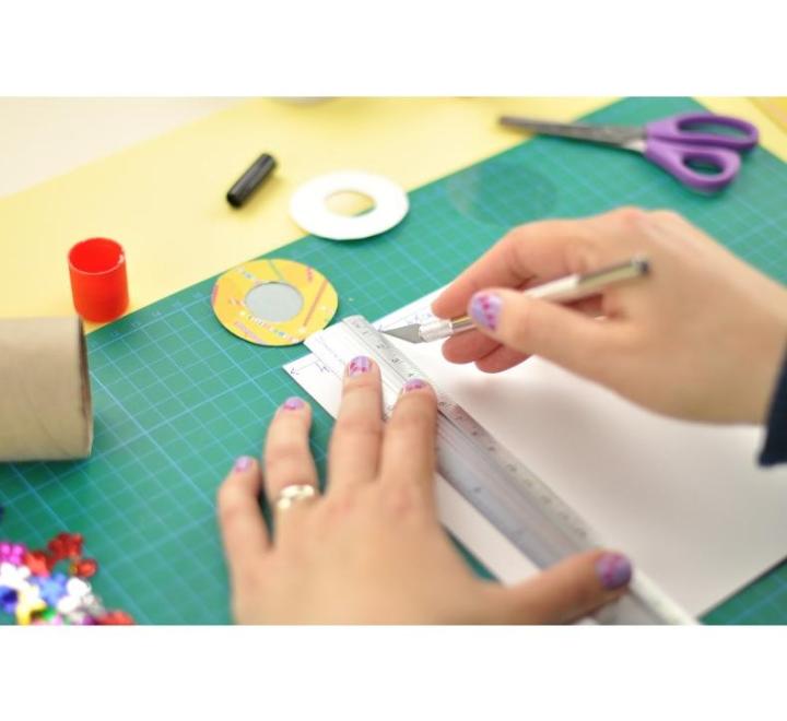 Szike kézimunkákhoz Daco